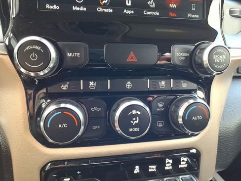 Used 2019 RAM 1500 Laramie image 30