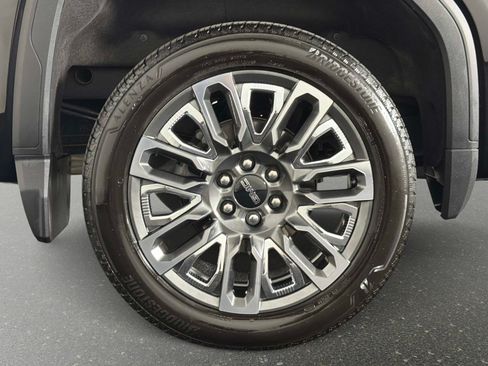 Used 2025 GMC Sierra 1500 Denali Ultimate AWD/4WD image 17