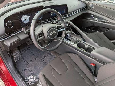 Certified 2024 Hyundai Elantra SEL w/ Convenience Package image 15