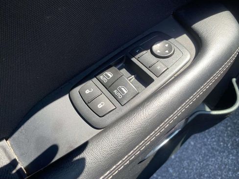 Used 2017 Dodge Challenger SXT RWD image 16