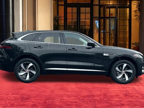 Used 2021 Jaguar F-PACE S image 9