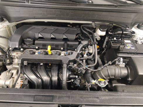 Used 2025 Hyundai Venue SEL FWD image 30