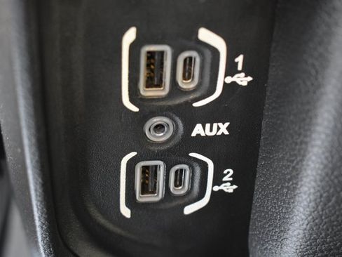 Used 2022 RAM 2500 Big Horn AWD/4WD image 29