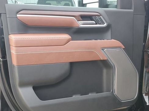 Used 2025 GMC Sierra 2500 Denali Ultimate w/ Snow Plow Prep/Camper Package AWD/4WD image 23
