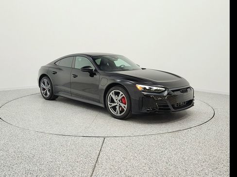 Used 2023 Audi e-tron GT Premium Plus image 3