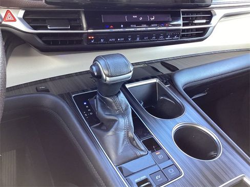 Certified 2021 Toyota Sienna Platinum image 26