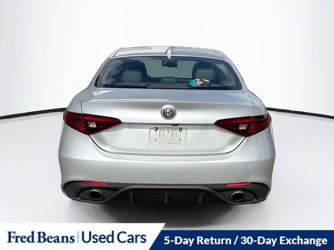 Used 2017 Alfa Romeo Giulia w/ Sport Appearance Package RWD image 7