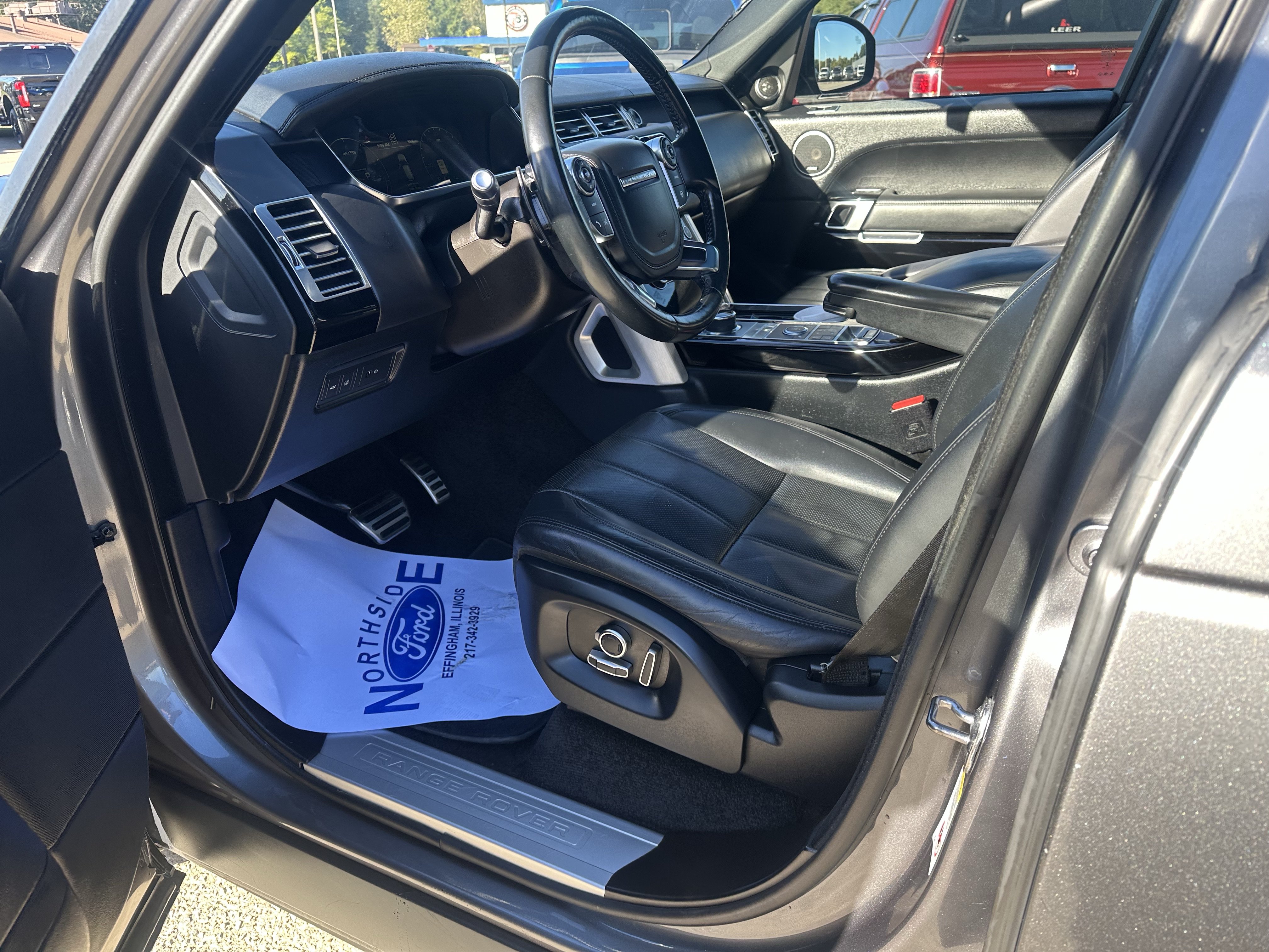 Used 2016 Land Rover Range Rover Supercharged AWD/4WD image 14