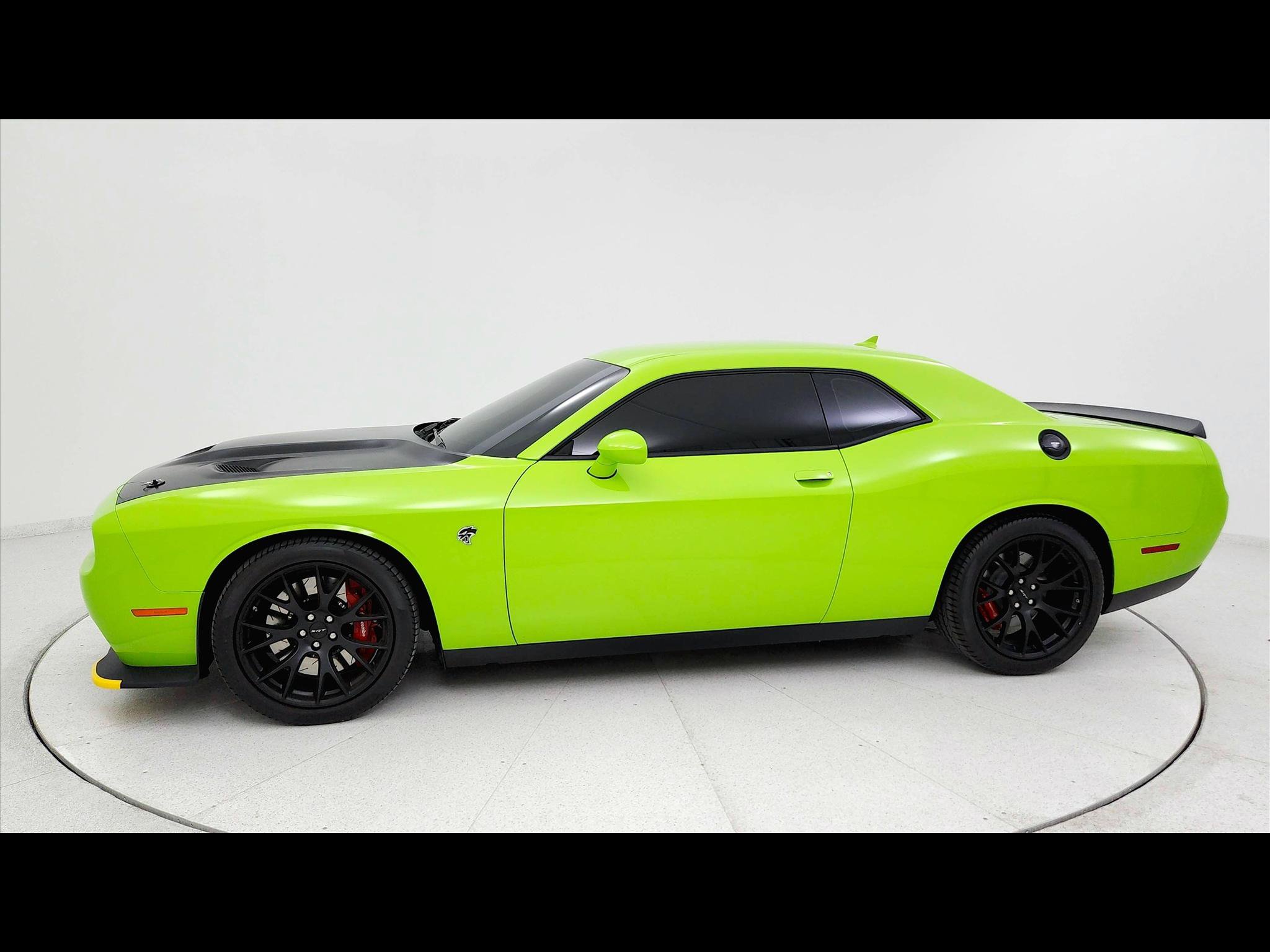 Used 2015 Dodge Challenger SRT Hellcat RWD image 1