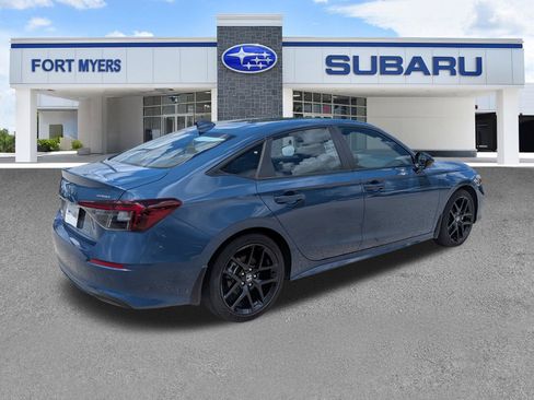 Used 2025 Honda Civic Sport Touring image 4