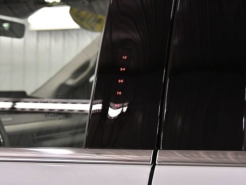 Used 2025 Lincoln Navigator Reserve AWD/4WD image 13