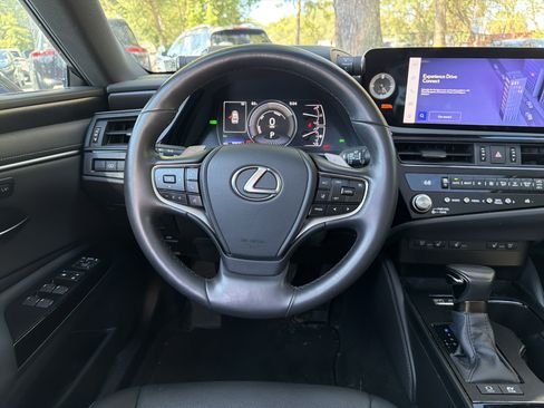 Certified 2025 Lexus ES 300h w/ Premium Package FWD image 31