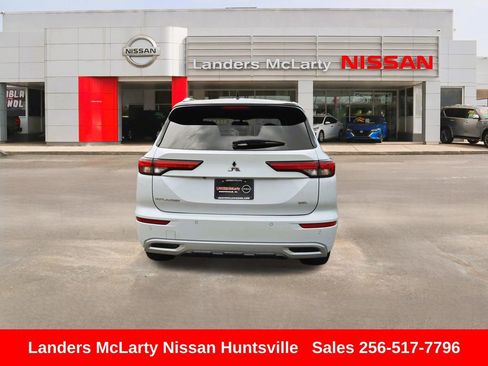 Used 2023 Mitsubishi Outlander SEL FWD image 6