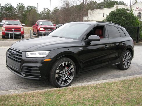 Used 2018 Audi SQ5 Prestige w/ Prestige Package image 3