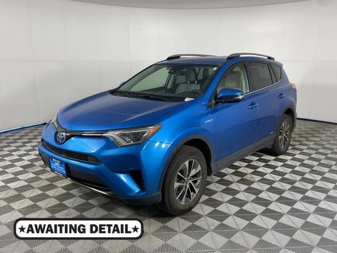 Used 2018 Toyota RAV4 LE AWD/4WD image 1