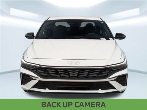 Used 2025 Hyundai Elantra Sport image 11