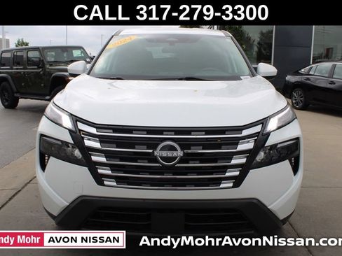 Used 2024 Nissan Rogue SV AWD/4WD image 2