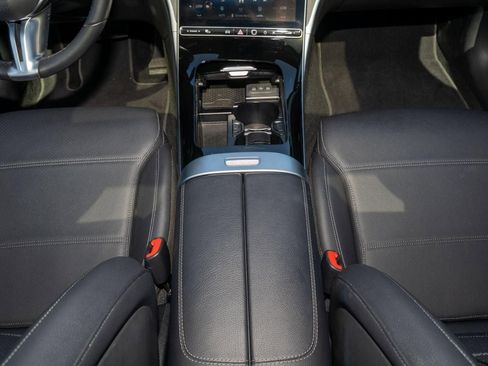 Used 2025 Mercedes-Benz C 300 Sedan image 26