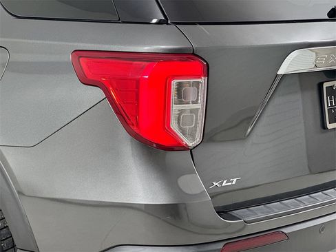 Used 2020 Ford Explorer XLT w/ Equipment Group 202A image 2