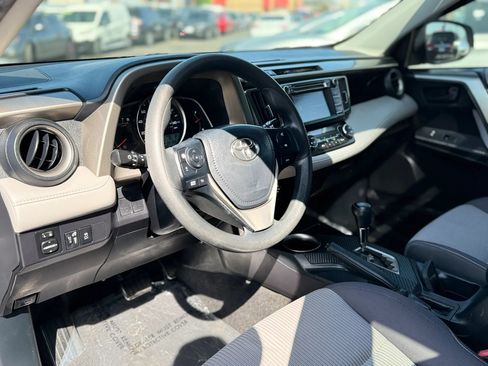 Used 2013 Toyota RAV4 XLE FWD image 12
