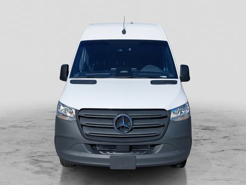 Used 2025 Mercedes-Benz Sprinter 2500 image 2