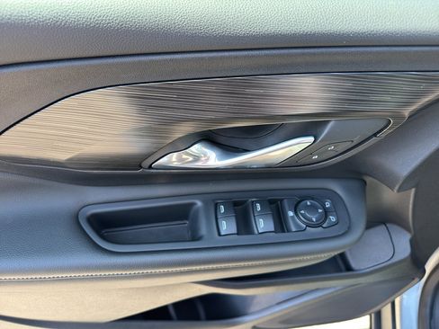 Used 2024 GMC Terrain SLE image 18