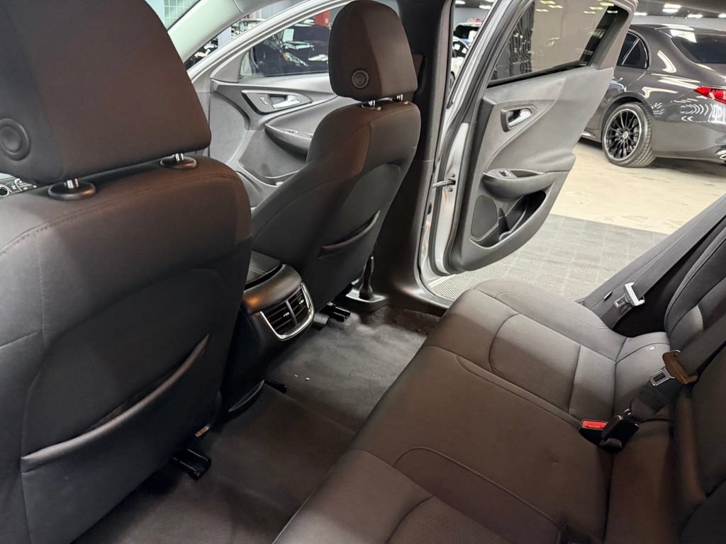 Used 2022 Chevrolet Malibu LT FWD image 37