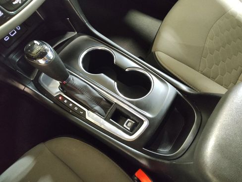 Used 2020 Chevrolet Equinox LS image 26