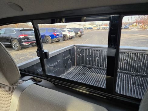 Used 2019 Nissan Frontier SV image 28