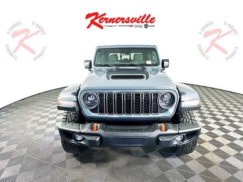 New 2025 Jeep Gladiator Mojave image 2