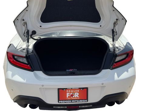 Used 2022 Toyota GR86 Premium RWD image 19