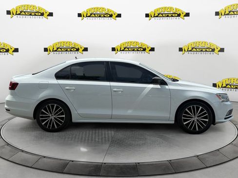 Used 2016 Volkswagen Jetta Sport FWD image 6