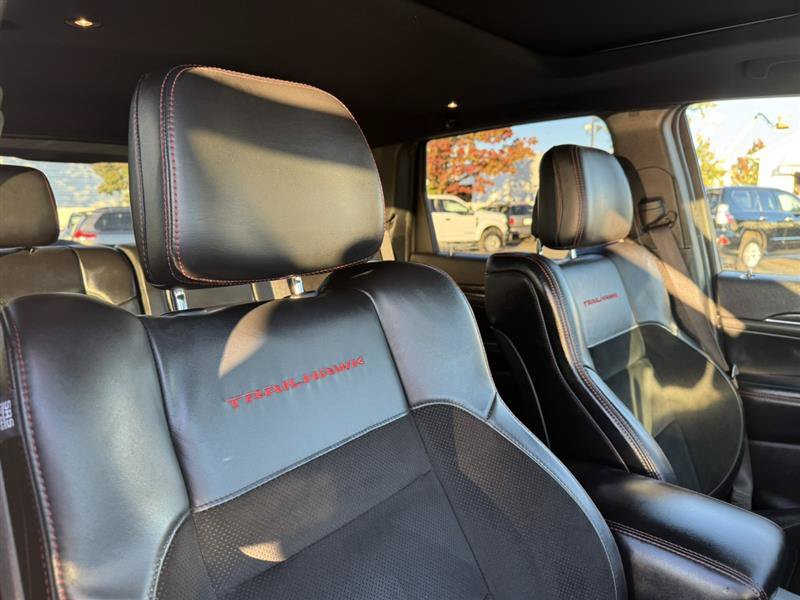 Used 2017 Jeep Grand Cherokee Trailhawk AWD/4WD image 17