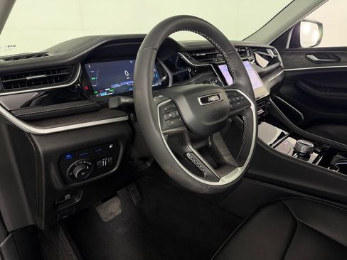 Used 2023 Jeep Grand Cherokee 4WD 4xe image 24