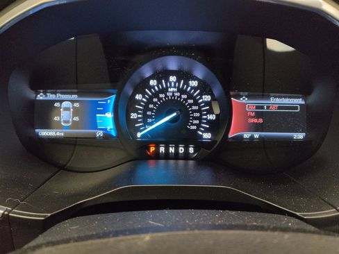 Used 2019 Ford Edge Titanium w/ Equipment Group 301A FWD image 23
