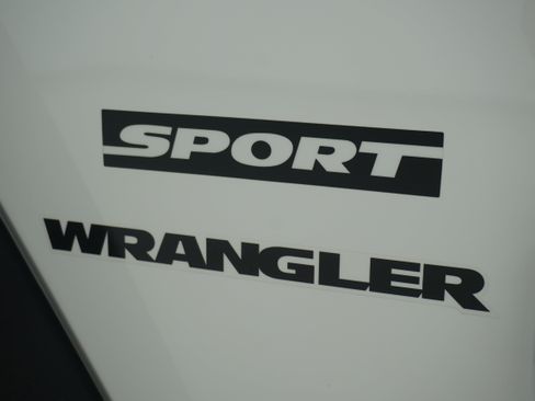 Used 2012 Jeep Wrangler Sport AWD/4WD image 9