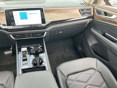 New 2026 Volkswagen Atlas SE FWD image 12