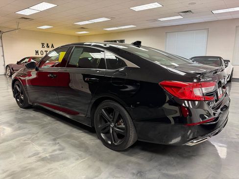 Used 2018 Honda Accord Sport image 11