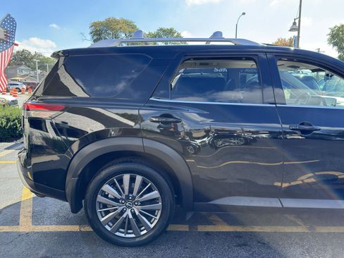 Used 2022 Nissan Pathfinder SL w/ SL Premium Package image 10