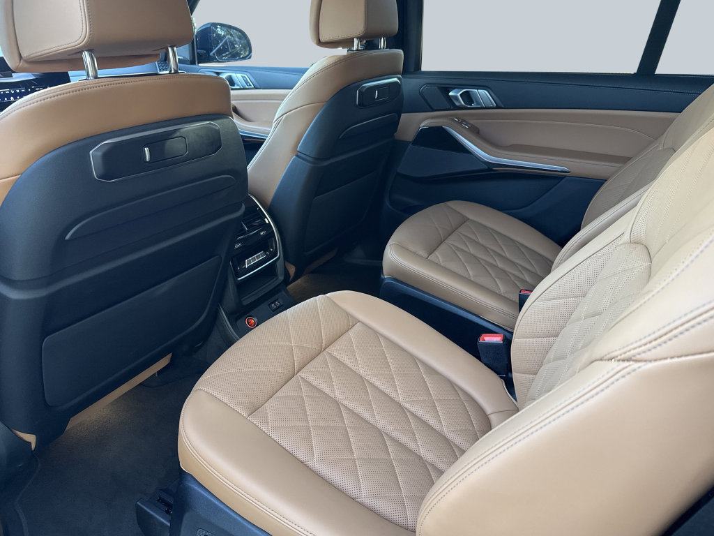 Used 2024 BMW X7 xDrive40i w/ Executive Package AWD/4WD image 28