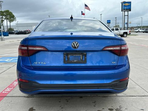 Used 2022 Volkswagen Jetta SE FWD image 6