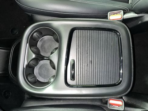 Used 2024 Chrysler Pacifica Limited image 23