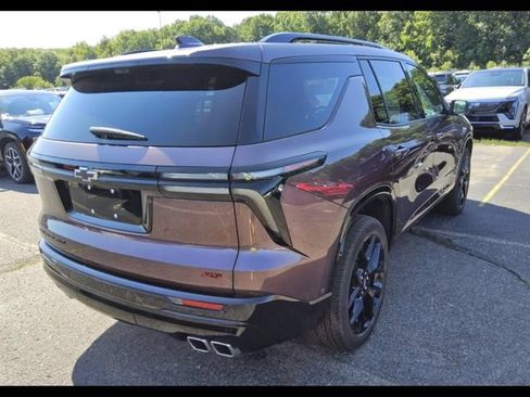 Used 2024 Chevrolet Traverse RS AWD/4WD image 7