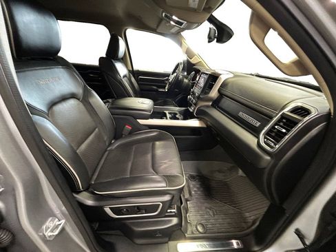 Used 2019 RAM 1500 Laramie AWD/4WD image 17