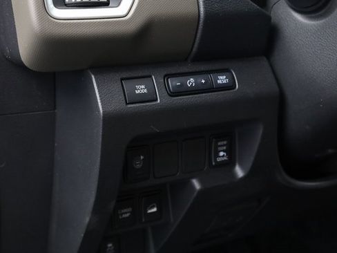 Used 2024 Nissan Frontier SV w/ SV Convenience Package image 13