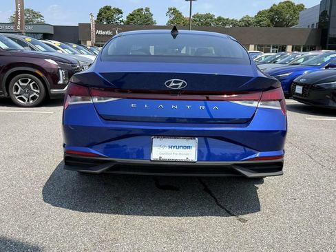 Used 2023 Hyundai Elantra SEL w/ Convenience Package FWD image 6