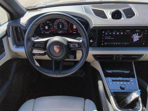 Used 2024 Porsche Cayenne image 15