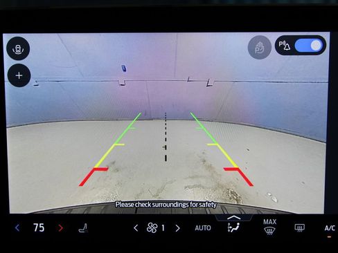 Used 2025 Ford Explorer Active image 13