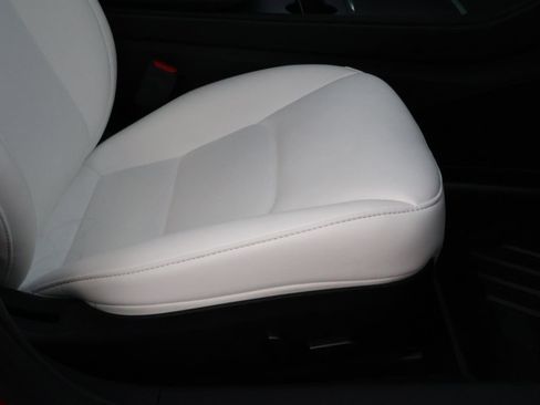 Used 2022 Tesla Model 3 Standard Range image 18