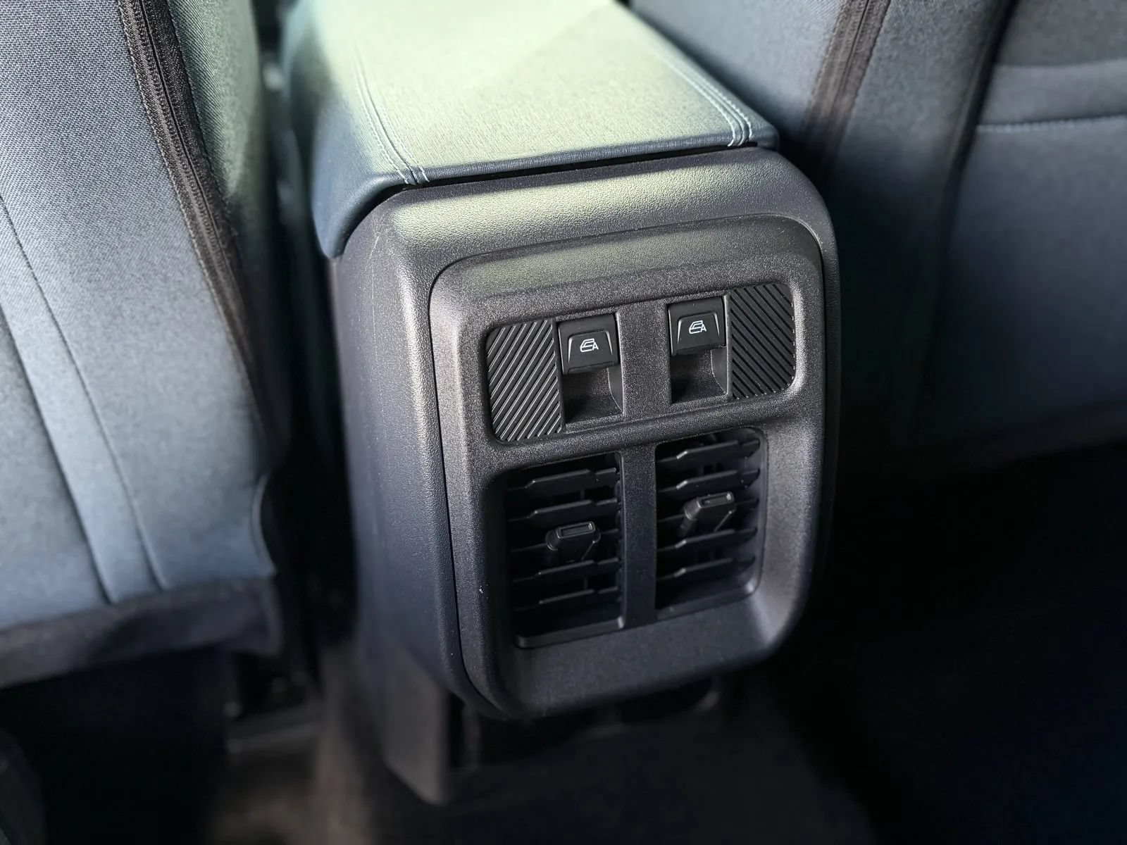 Used 2025 Ford Bronco Heritage Edition AWD/4WD image 42